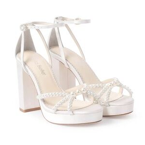 Bella belle LOLA Platform Pearl Open Toe Block Heel
Size 8